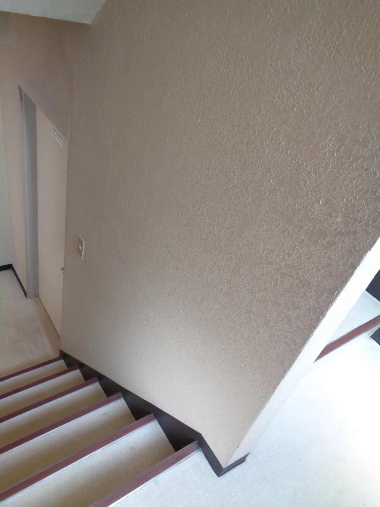 [【名古屋市】事務所の階段に手摺の取付